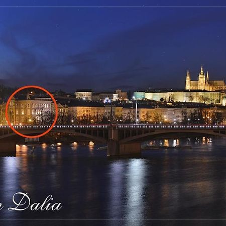 Apartman Dalia Janackovo Nabrezi Prag Exterior foto