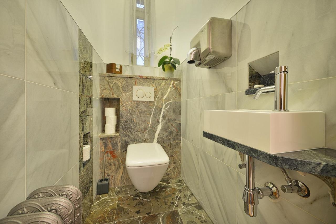 Apartman Dalia Janackovo Nabrezi Prag Exterior foto