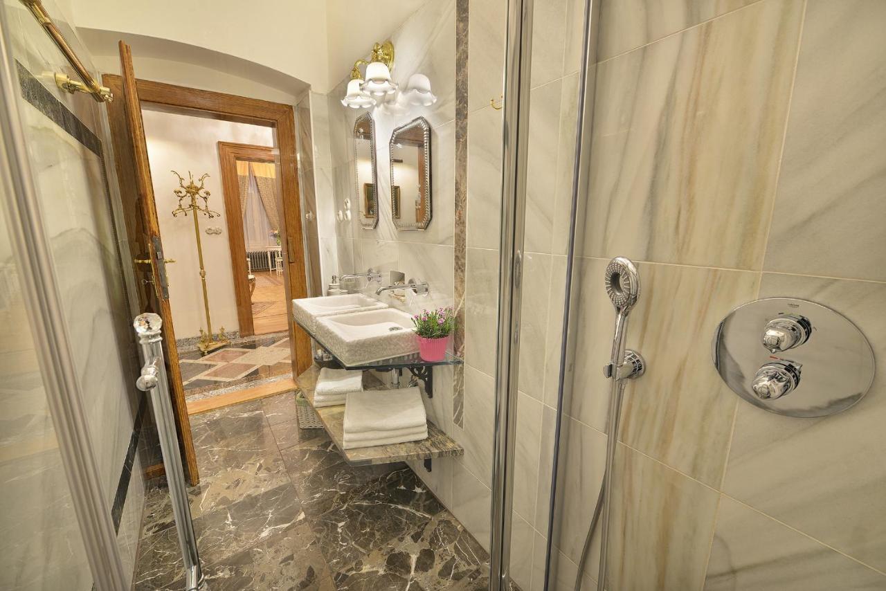Apartman Dalia Janackovo Nabrezi Prag Exterior foto