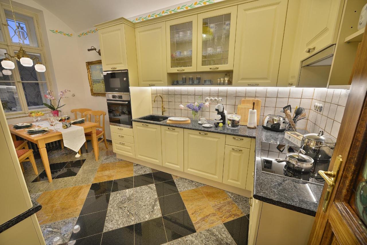 Apartman Dalia Janackovo Nabrezi Prag Exterior foto